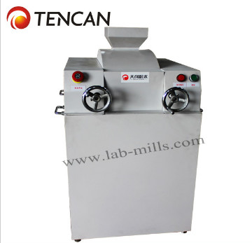 380V 50Hz SS Laboratory Double Roller Crusher Uniform Output With Fine Size Powder
